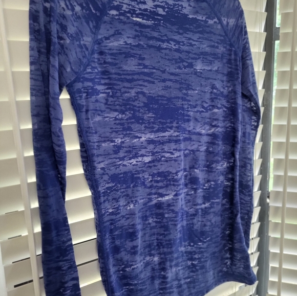 Blue Long Sleeve Gators Shirt w Crystal Gator 🧡💙 - Picture 4 of 6